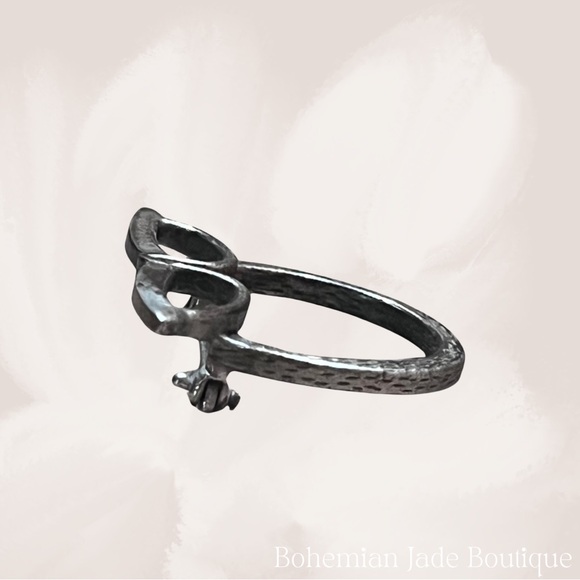 Vintage Yose Sterling Silver Cat Eye Glasses Holder Brooch Pin - Picture 3 of 5